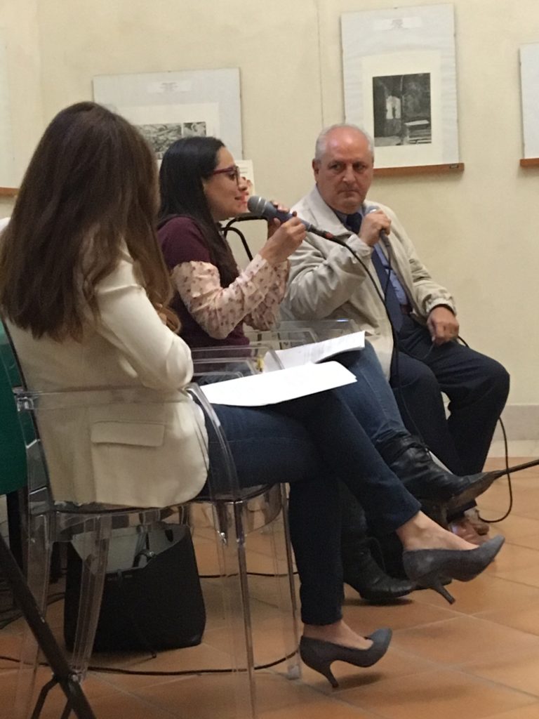 La scrittrice Rosella Postorino durante uno dei suoi interventi presso la Biblioteca Provinciale di Matera.